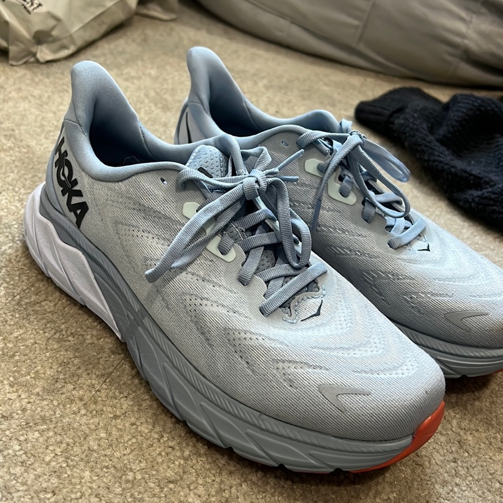 Hoka Arahi 6